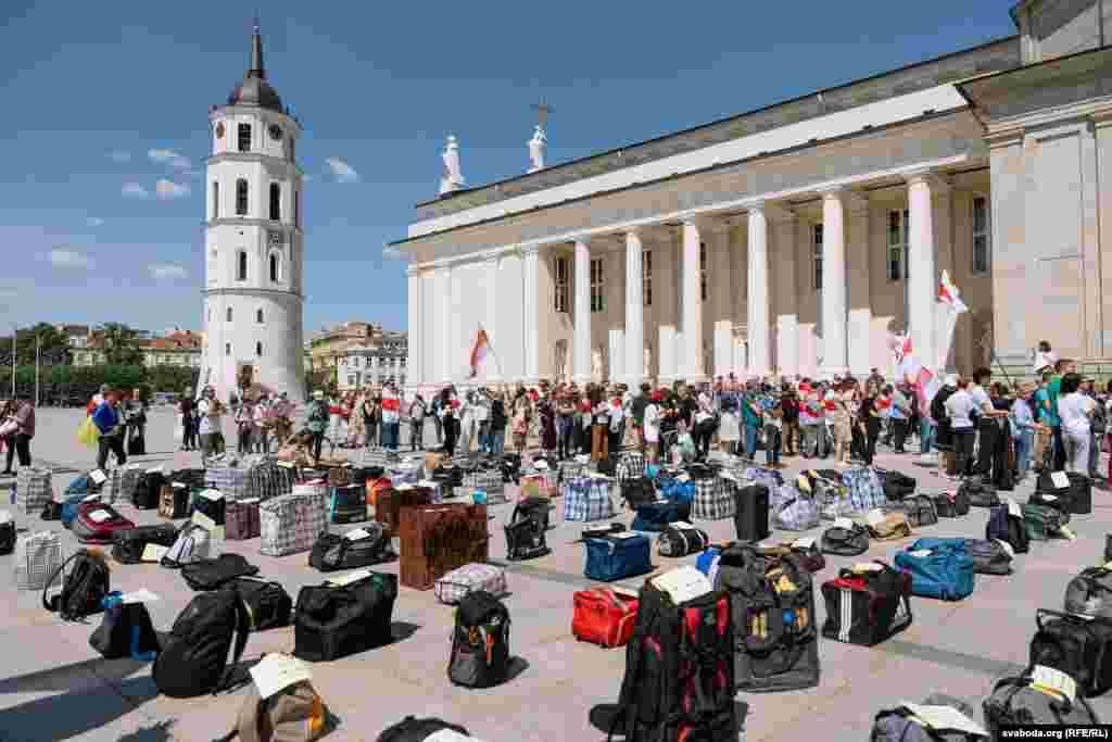 Protesters on Vilnius&#39;s Cathedral Square placed 150 bags representing the personal belongings of political prisoners in Belarus. &nbsp;