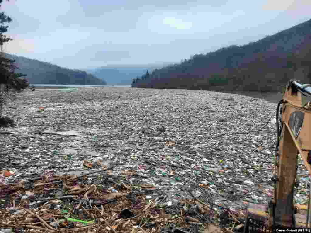 Formerly one of Europe&#39;s cleanest rivers, the Lim River in Serbia was once again choked with trash after floods in mid-January.